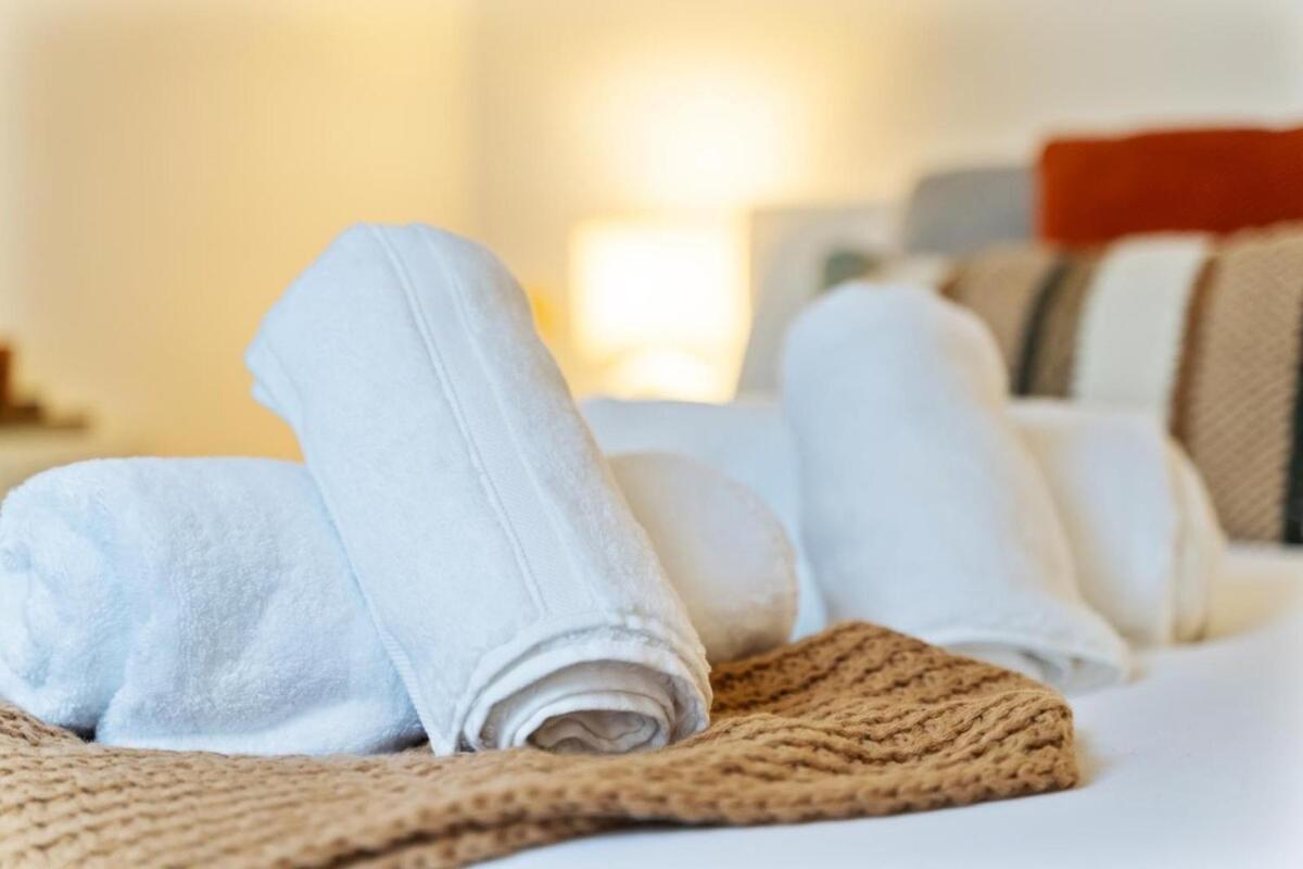 Cozy And Quiet 2 Minutes Walk From Main Street Flat W Garden Londra
